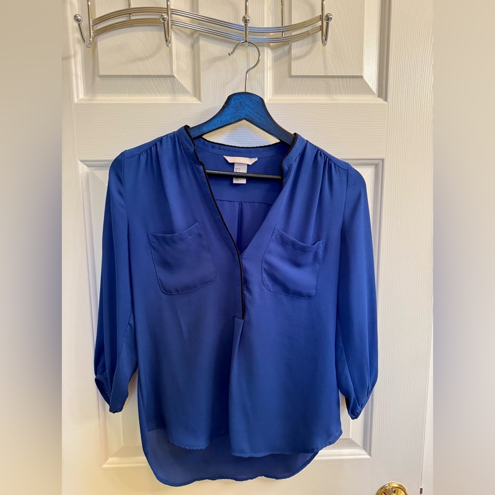 *NWOT* H&M Blouse w/ Black Piping - 3/4 Sleeve w/ Silver Ball Buttons, Size US 4